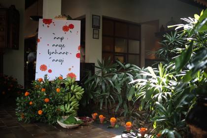 Signage and Floral detail — Welcome Lunch decor — Alila Diwa Goa